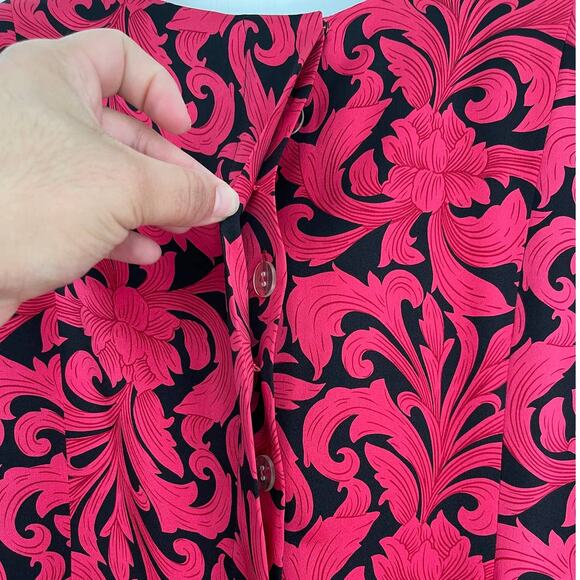Vintage Richard Warren 100% Silk Blouse Size 10 Red and Black Floral Peplum - Picture 4 of 7